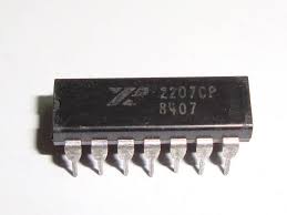 INT. CIR.  XR 2207 DIP-14